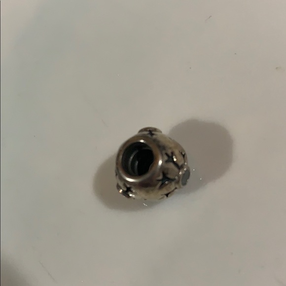 Authentic Pandora Retired Snowflake Charm - Picture 2 of 2